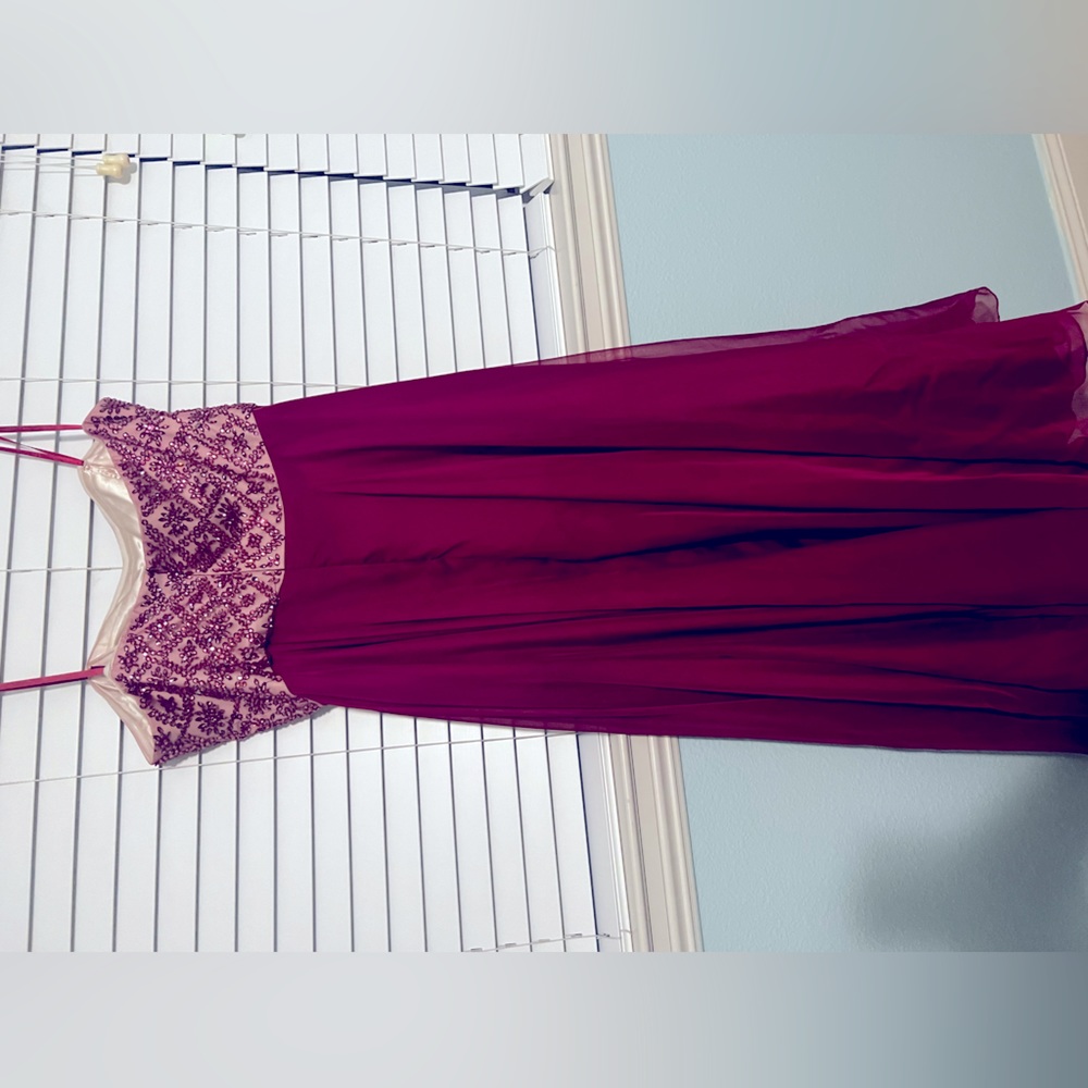 Maxi evening dress with beaded bodice. Worn once - Picture 5 of 5